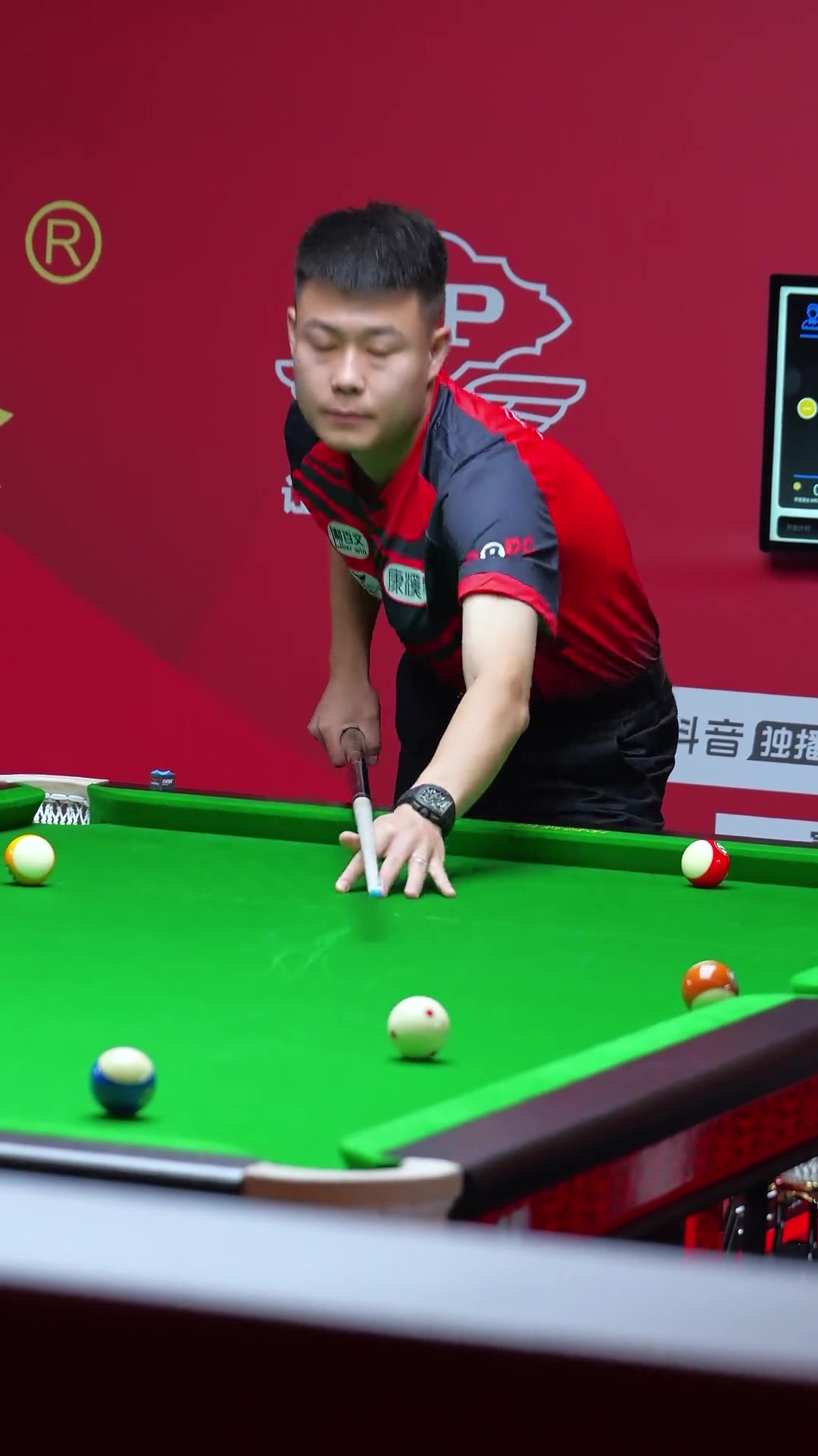 公牛三中锋合砍35分16板，湖人内线无力回天，东部新贵蓄势待发.